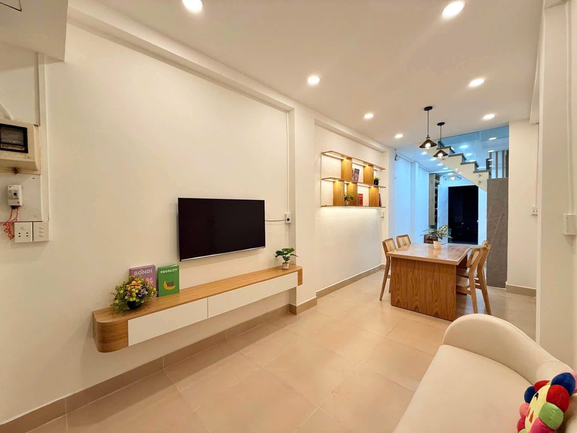BÁN NHÀ CHÍNH CHỦ  666 ĐƯỜNG 3/2, QUẬN 10,TPHCM