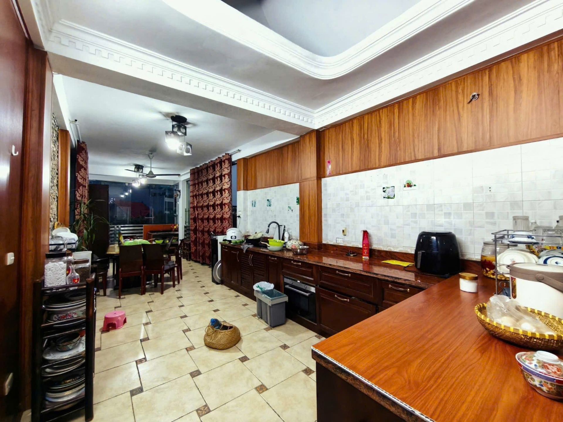 Bán nhà Hoàng Cầu 80m oto đỗ cửa kinh doanh chỉ nhỉnh 15 tỷ