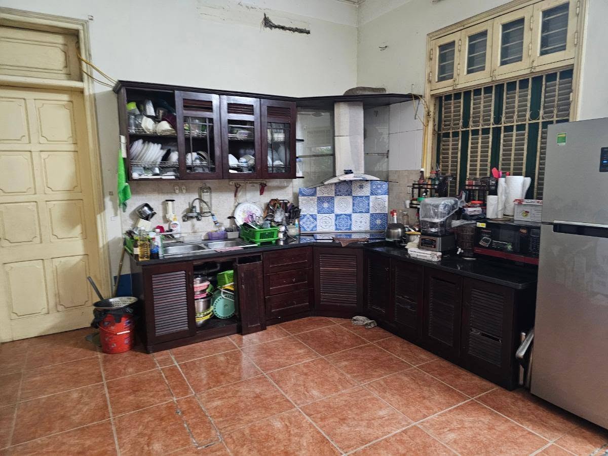 Bán nhà mặt phố Thuốc Bắc, 90m2, 4 tầng, mặt tiền 3.3m, 56.5 tỉ, dòng tiền 130 tr/th