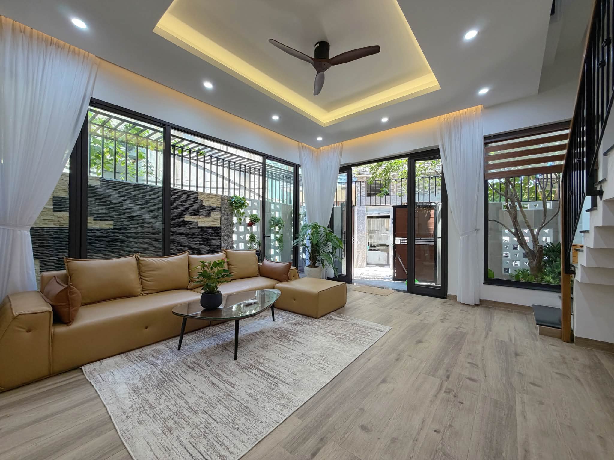 ♪ Nhà kiểu Biệt Thự mini gần Như Nguyệt, Góc 2 mặt thoáng, 78.7m2, ngang 6.5m, 3 tầng, cự xịn