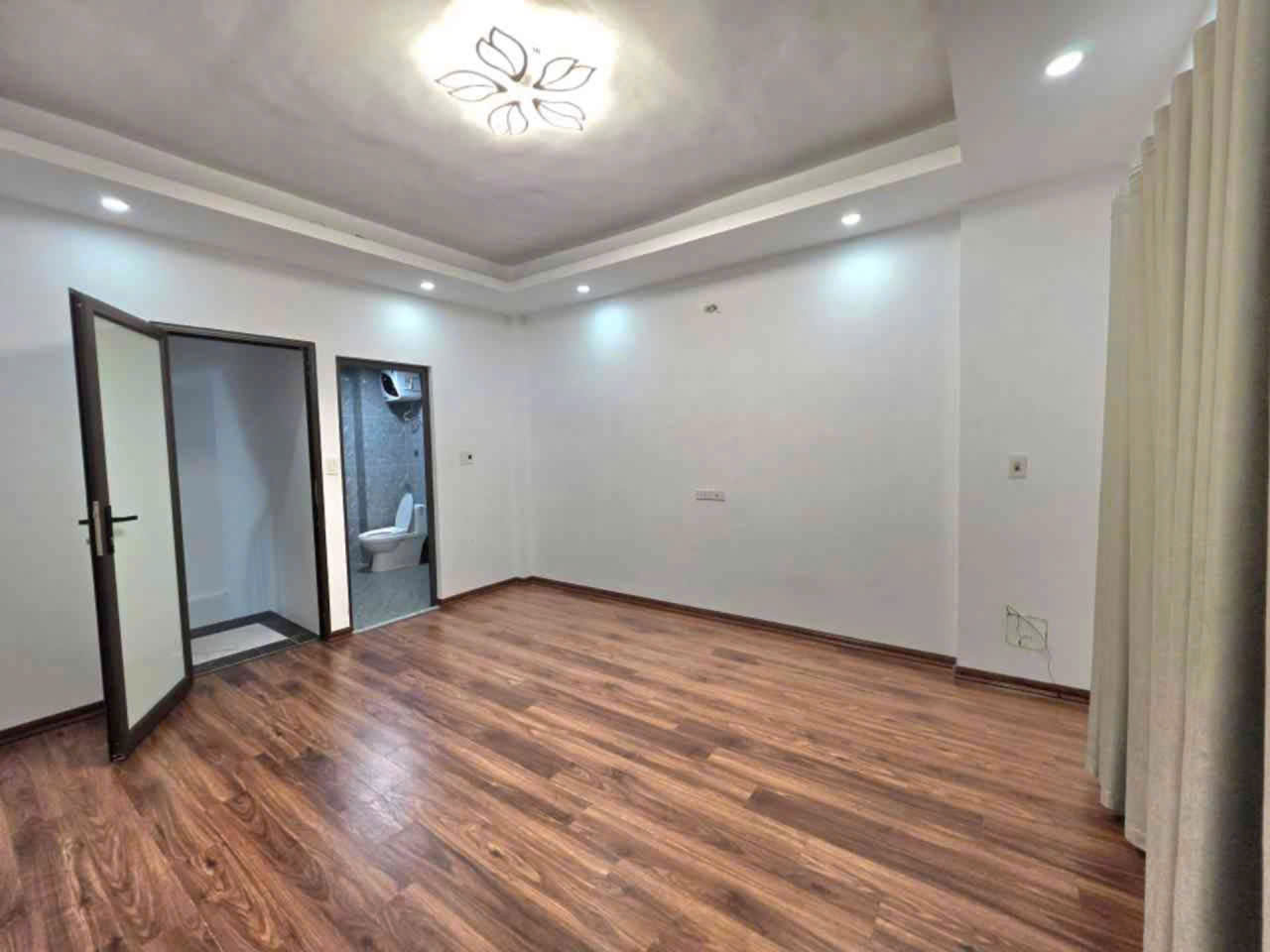 🏡🔥 NHÀ THẠCH BÀN, CỔ LINH  6 TẦNG – Ô TÔ ĐỖ CỔNG – GẦN HỒ ĐIỀU HOÀ VÀ AEON MAIL – CHỈ 7,X TỶ 🔥🏡