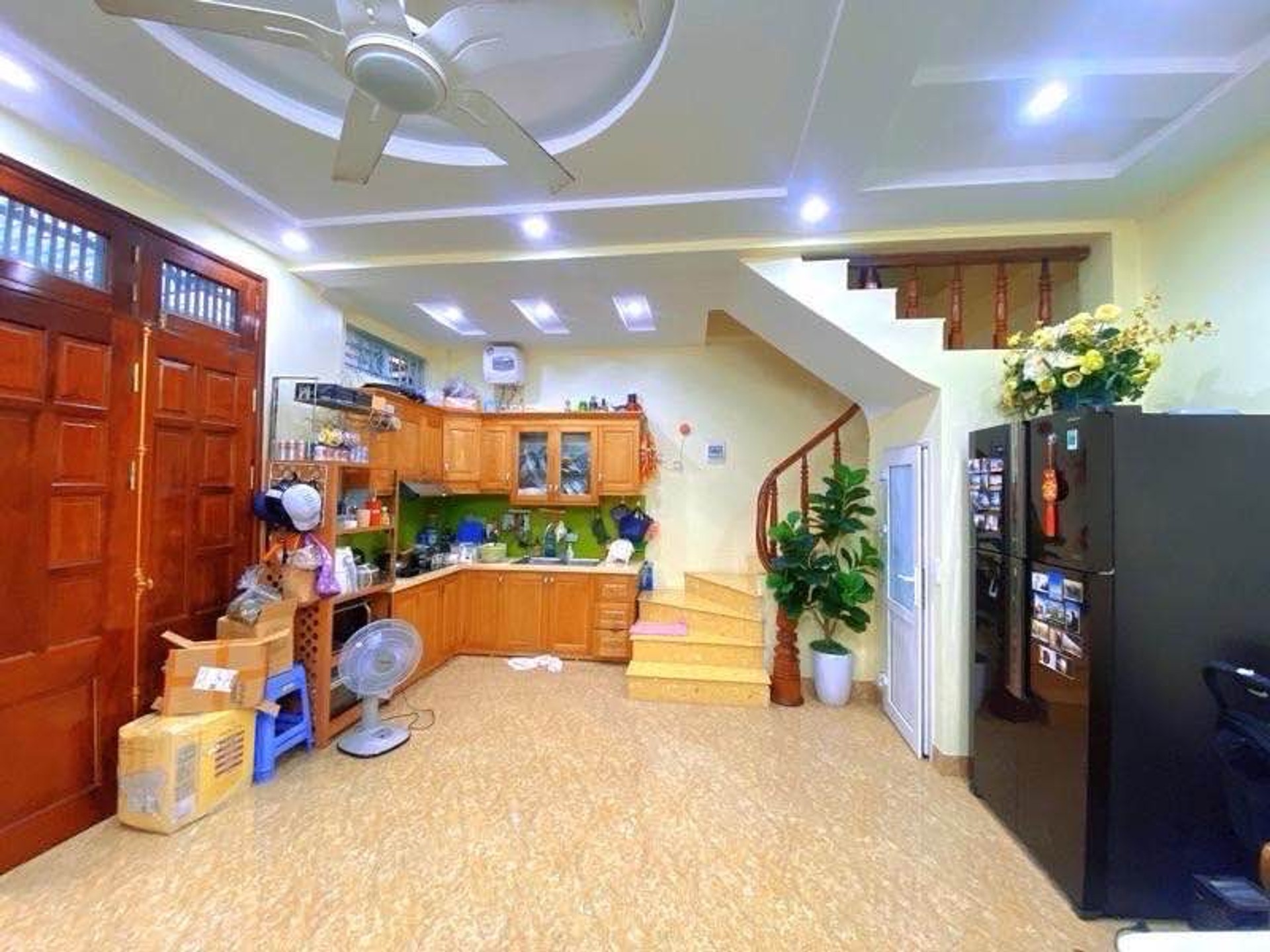 Bán nhà Hoàng Cầu oto đỗ 50m 5 tầng chỉ nhỉnh 13 tỷ nhà dân xây
