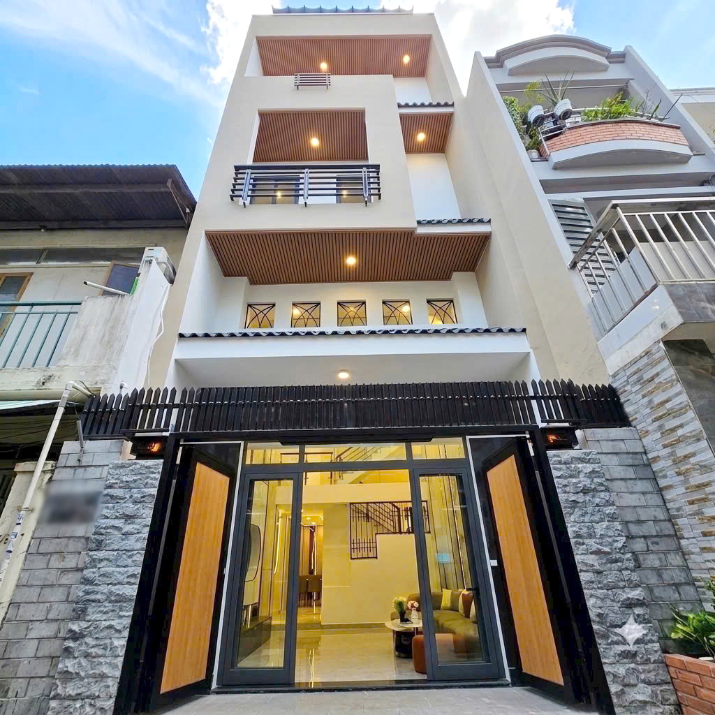 Nhà đẹp sang trọng 4.6x13m Âu Dương Lân P2Q8 P.Chánh Hưng