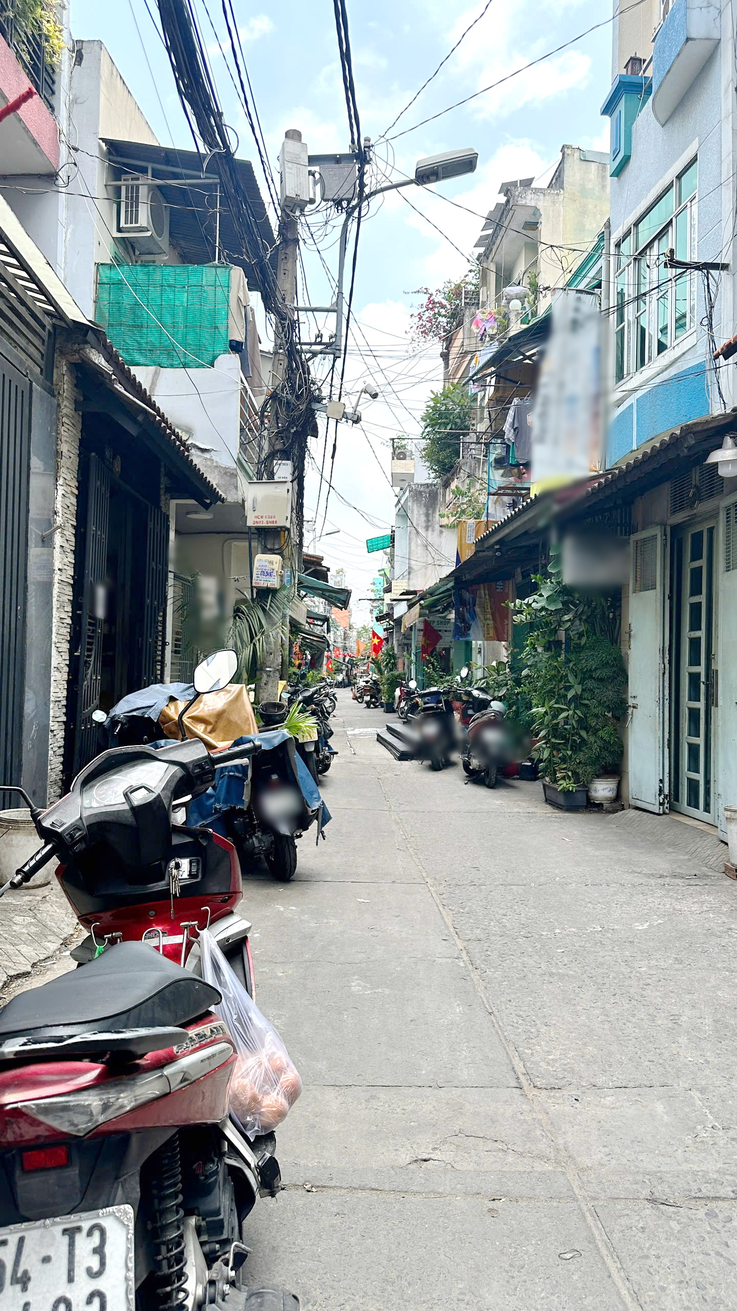 Nhà hẻm 4m ngay sát mặt tiền Dã Tượng P10Q8 P.Chánh Hưng