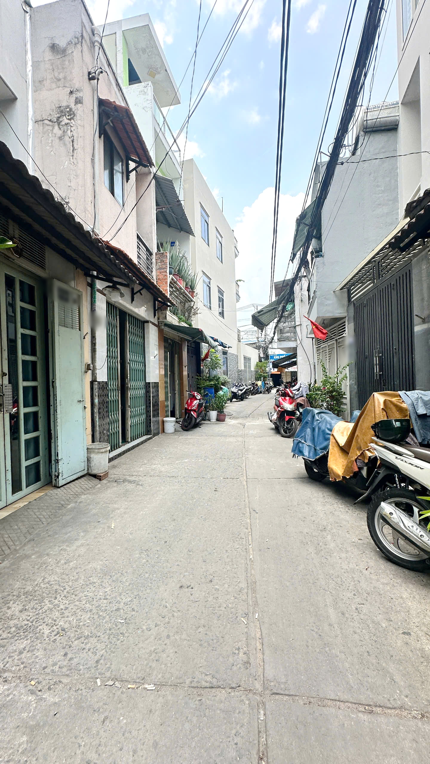 Nhà hẻm 4m ngay sát mặt tiền Dã Tượng P10Q8 P.Chánh Hưng