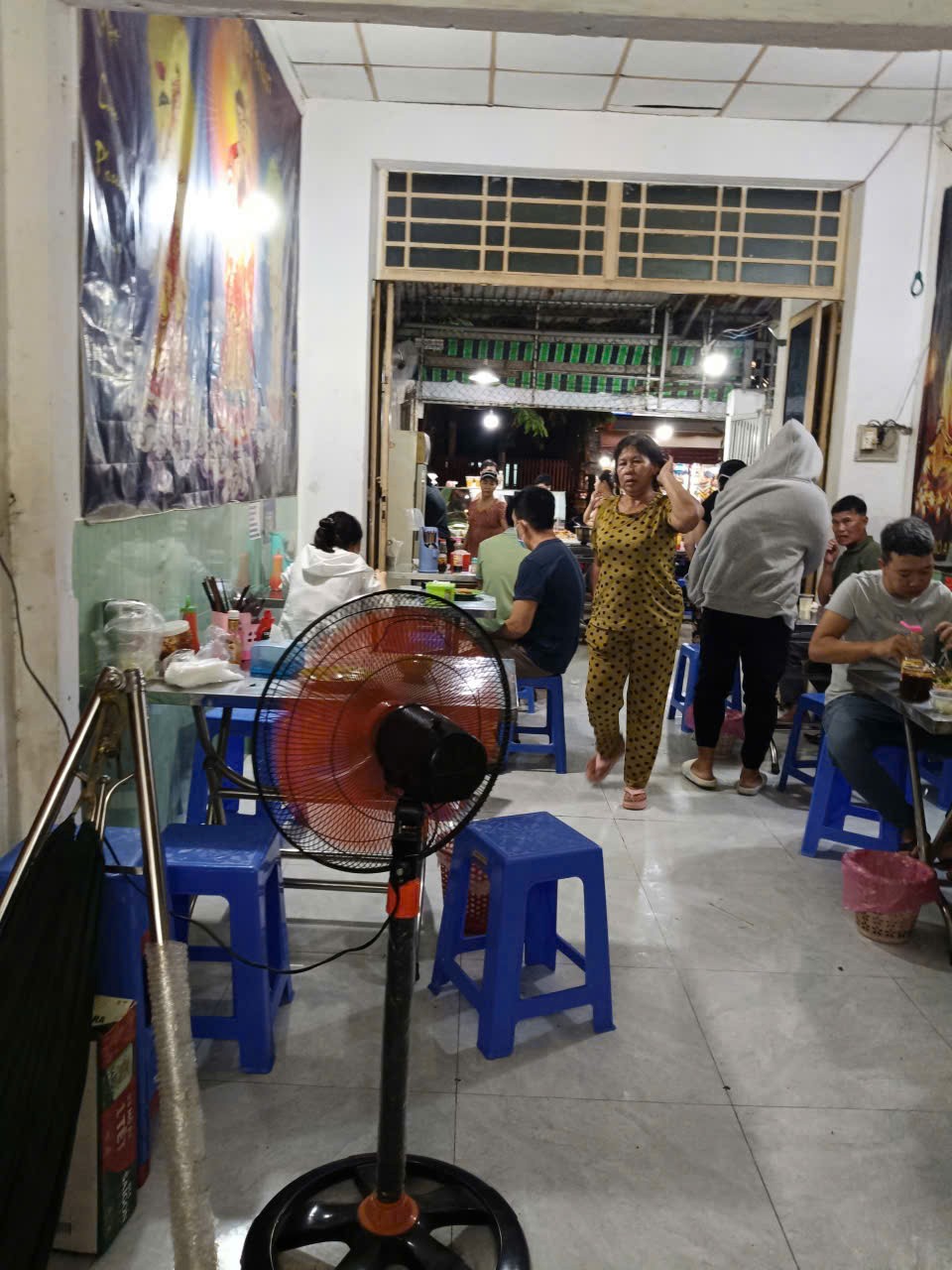 CẦN SANG NHANH MẶT BẰNG KINH DOANH QUÁN CƠM CHAY TẠI Lê Lợi gần chùa Hoằng Pháp