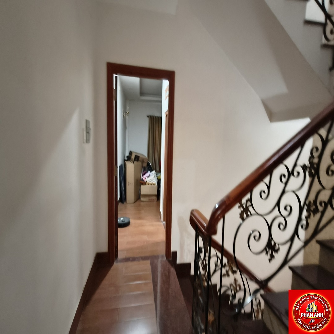 Nhà mặt tiề.n đẹp ngay trung tâm Phước Bình – Vừa ở vừa khai thác rất ổn. 4 tầng 6 pn, chỉ 14 tỏi…
