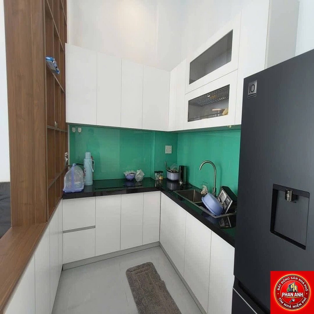 Nhà mặt tiề.n đẹp ngay trung tâm Phước Bình – Vừa ở vừa khai thác rất ổn. 4 tầng 6 pn, chỉ 14 tỏi…