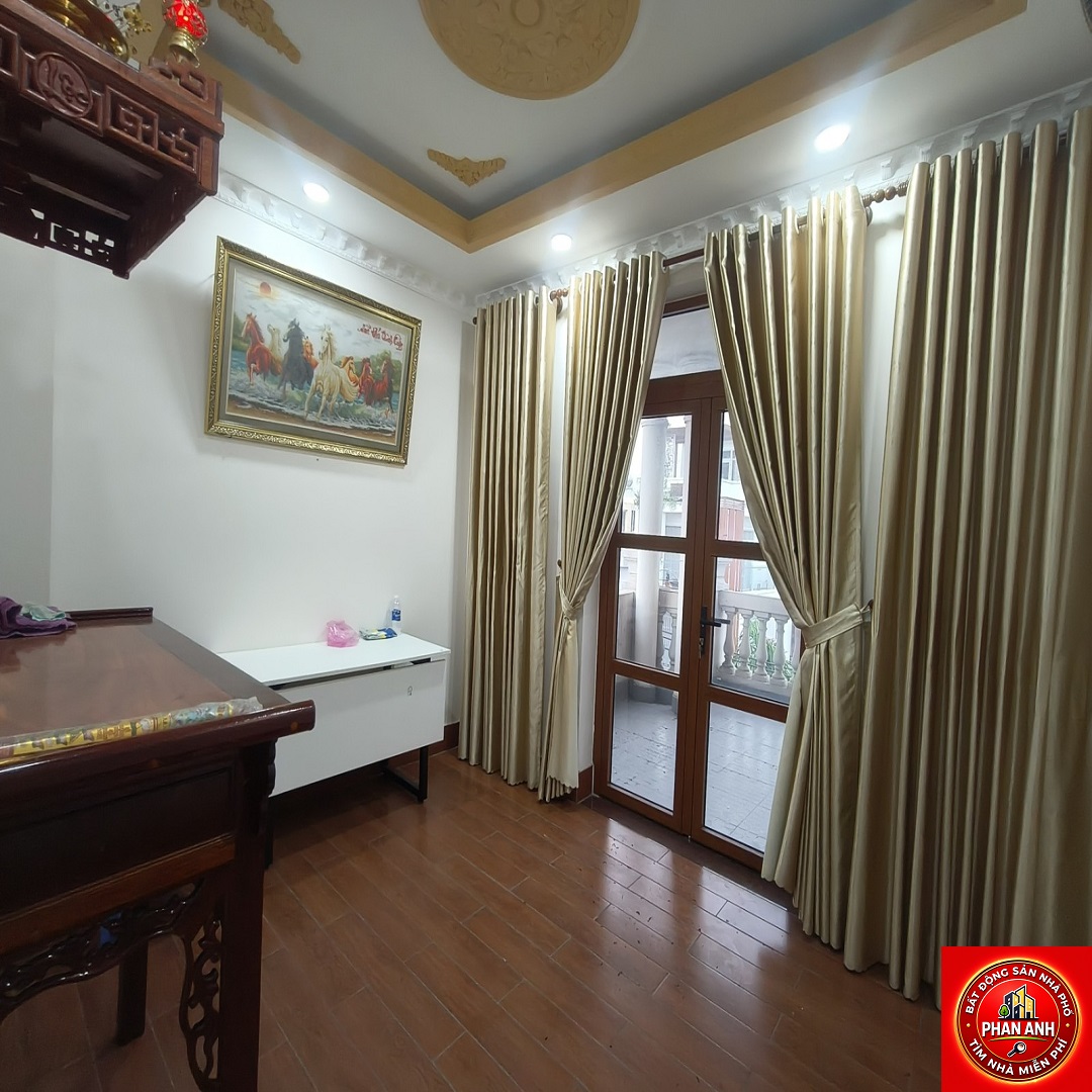 Nhà mặt tiề.n đẹp ngay trung tâm Phước Bình – Vừa ở vừa khai thác rất ổn. 4 tầng 6 pn, chỉ 14 tỏi…