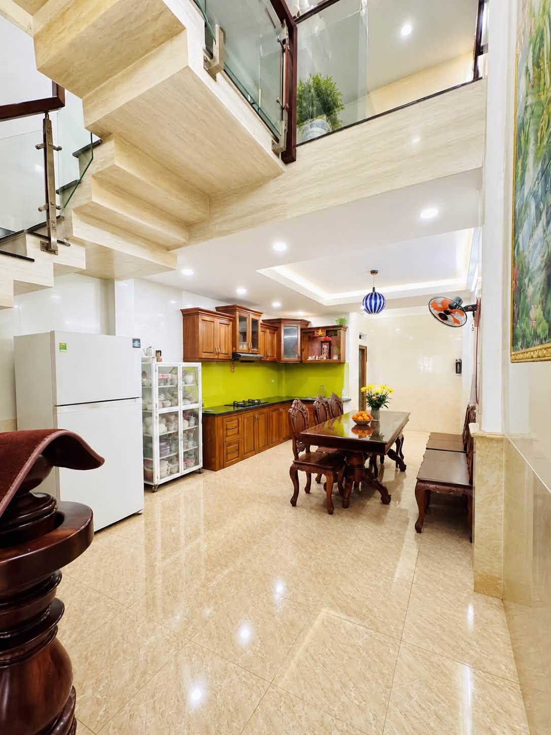 HÀNG THƠM  TÂN PHÚ - HẺM 8M - 68M² - 4 TẦNG - 5PN - FULL NỘI THẤT - CHỈ 8.X TỶ-4