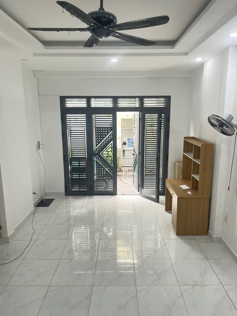 BÁN NHÀ MẶT TIỀN 50M2 2 TẦNG NGANG 4,3M KD ĐỈNH HOÀNG HOA THÁM I 9 TỶ
