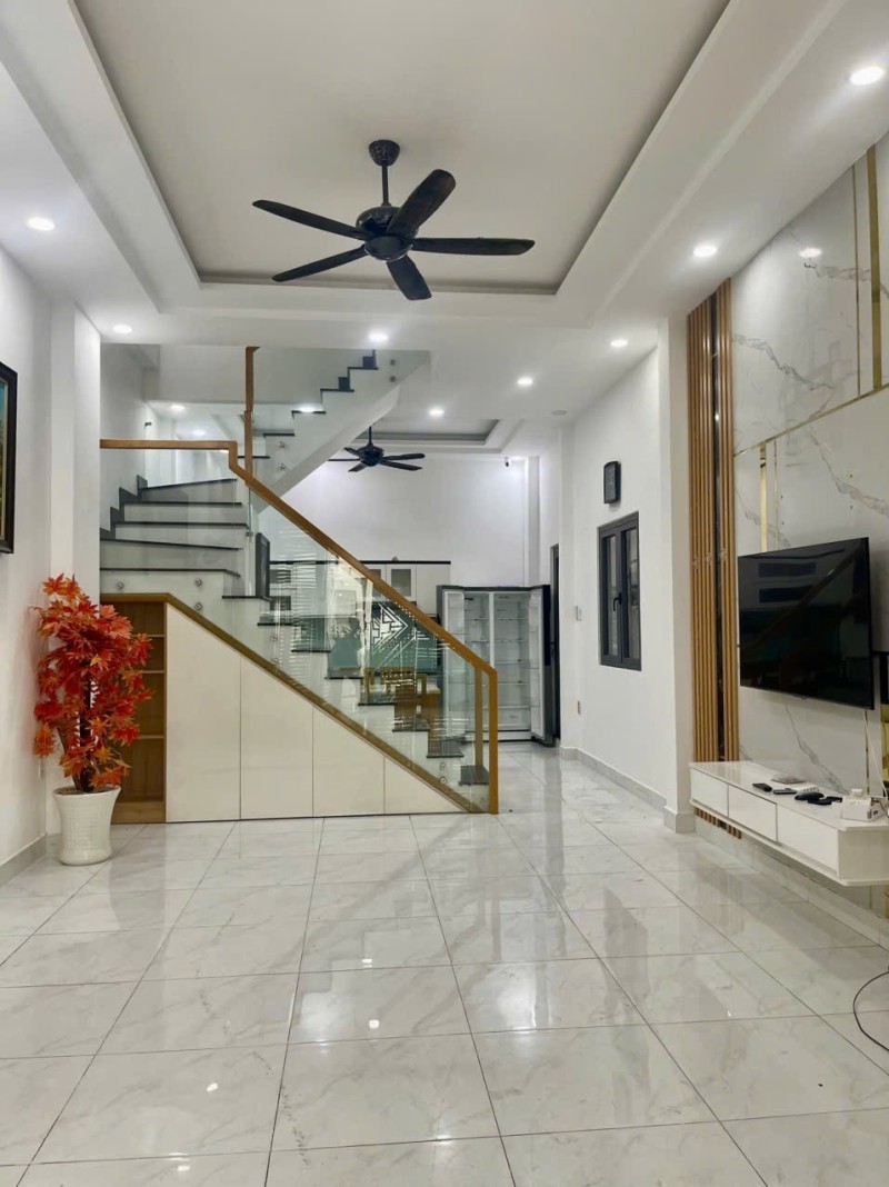 BÁN NHÀ MẶT TIỀN 50M2 2 TẦNG NGANG 4,3M KD ĐỈNH HOÀNG HOA THÁM I 9 TỶ