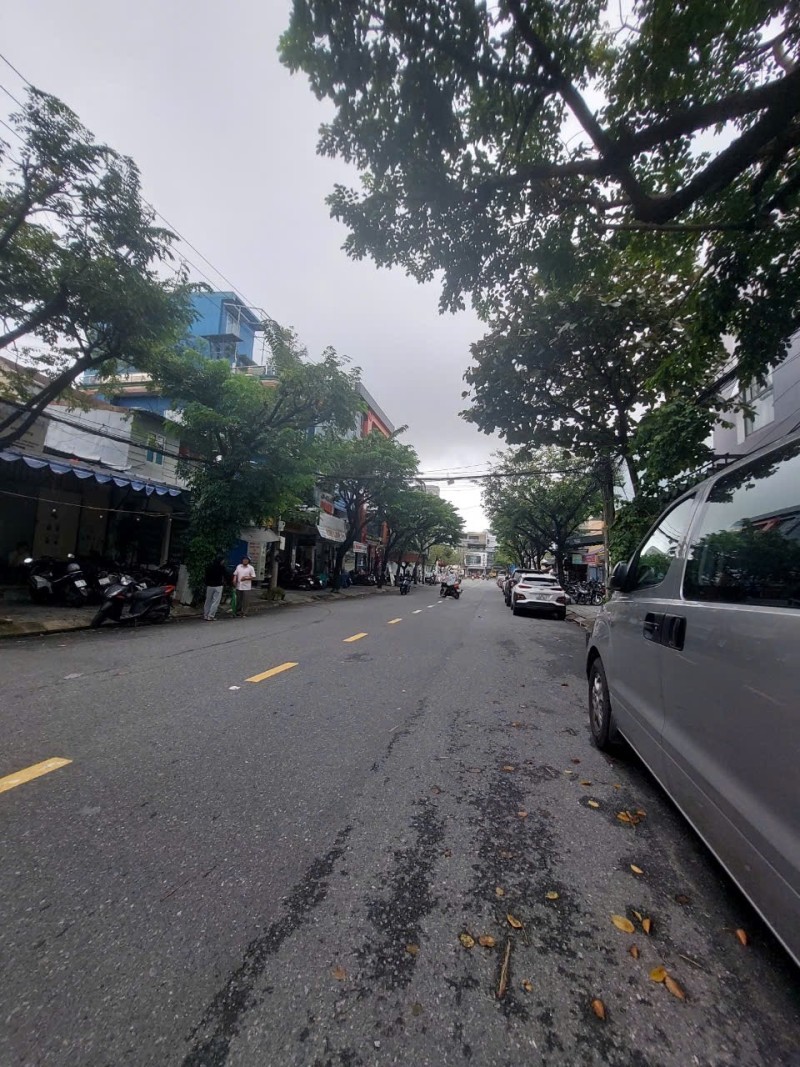 ► Lô Góc MT Nguyễn Thị Minh Khai gần Hùng Vương, 198m2, Ngang 20M, vuông đẹp