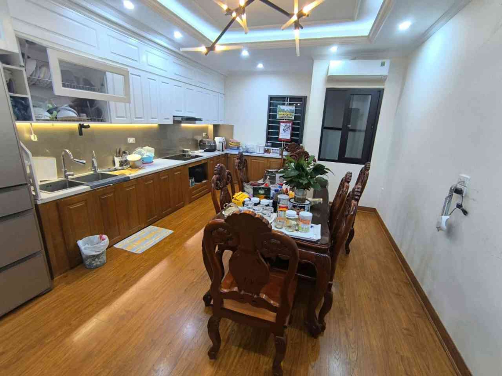 Bán nhà Đội Cấn Ba Đình, 7 tầng thang máy, vị trí hợp văn phòng