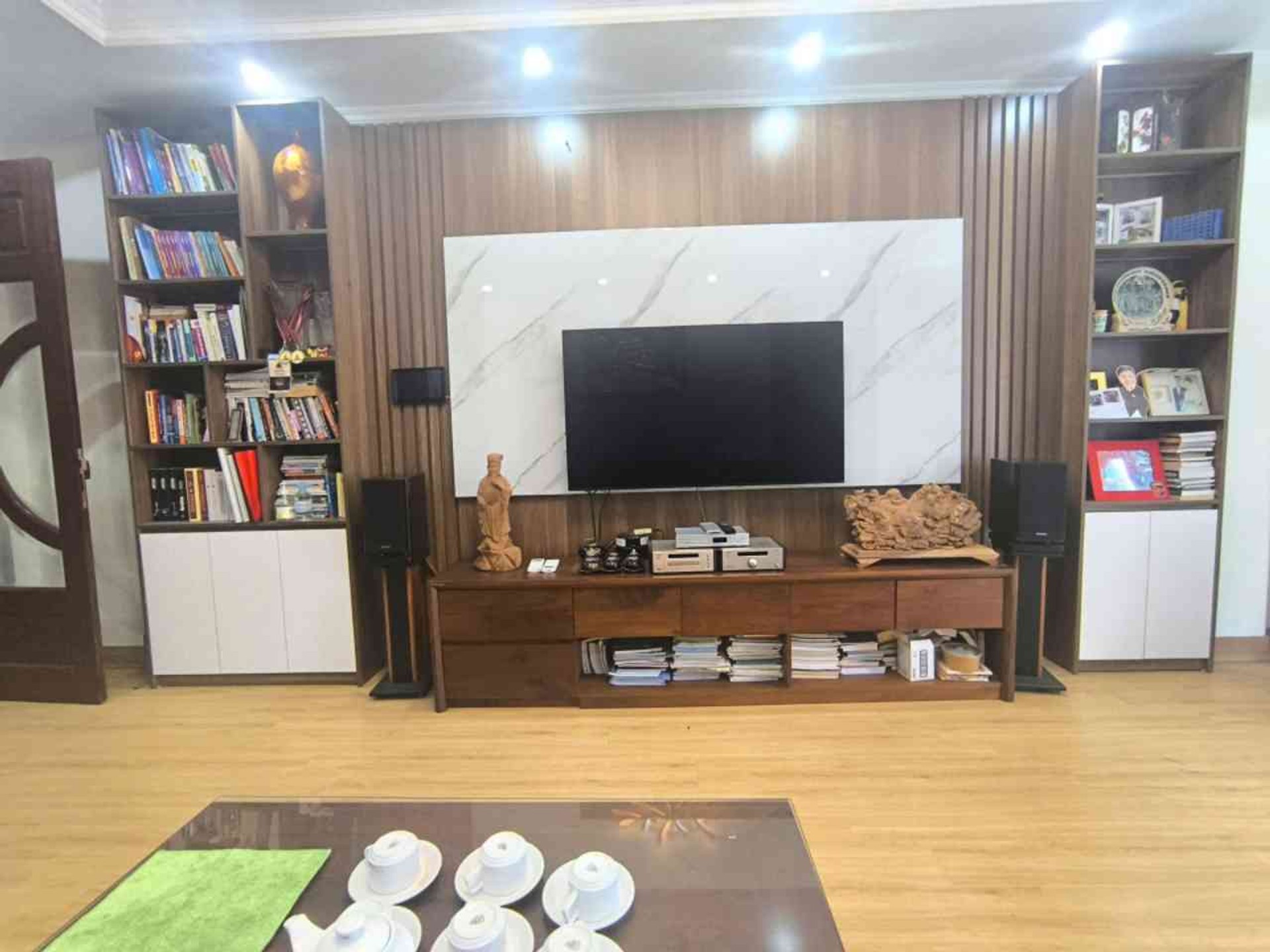 Bán nhà Đội Cấn Ba Đình, 7 tầng thang máy, vị trí hợp văn phòng