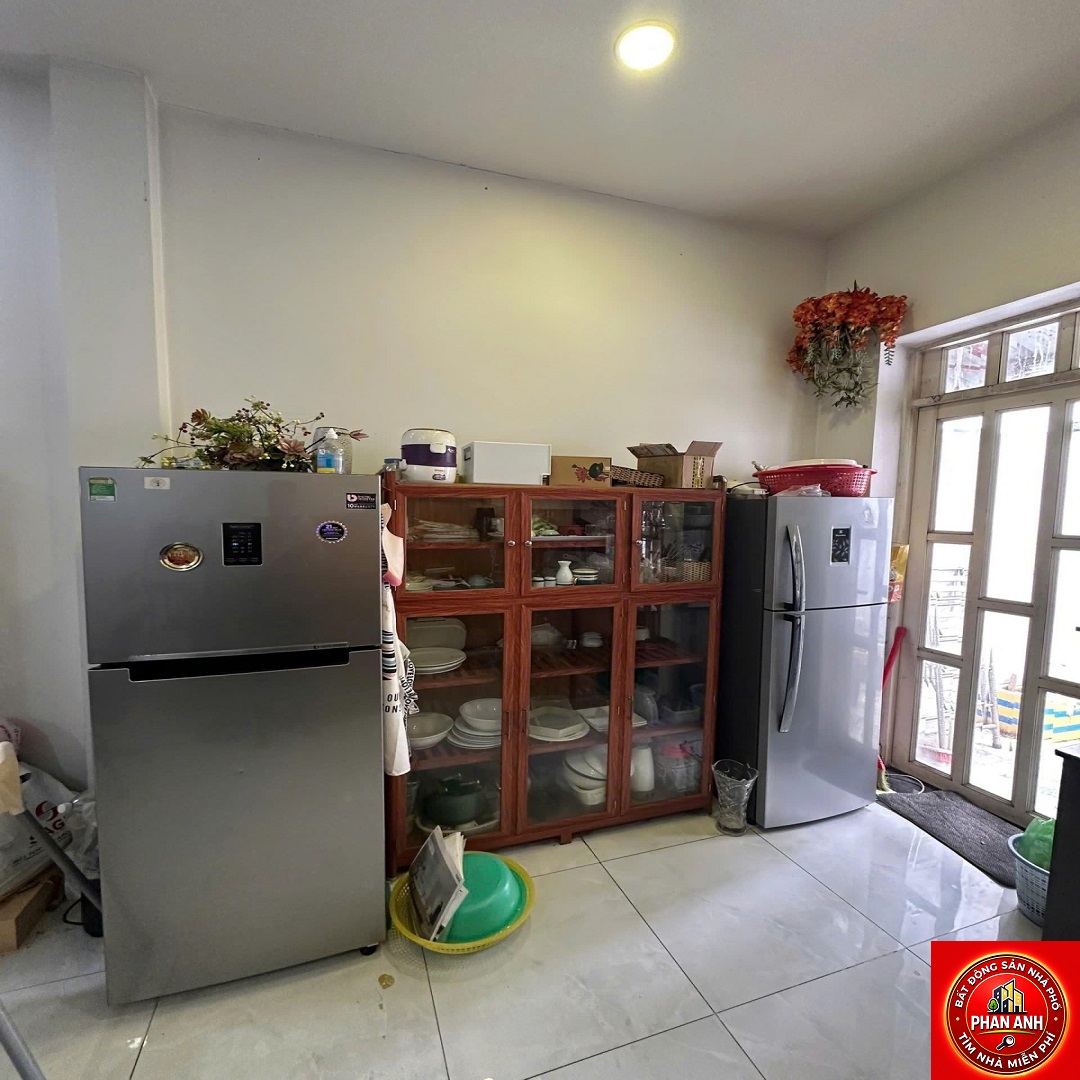 Nhà 3 tầng có sân ô tô ngay trung tâm Phước Bình – Mặt tiề.n đường nhựa 15 m, chỉ 11 tỏi......