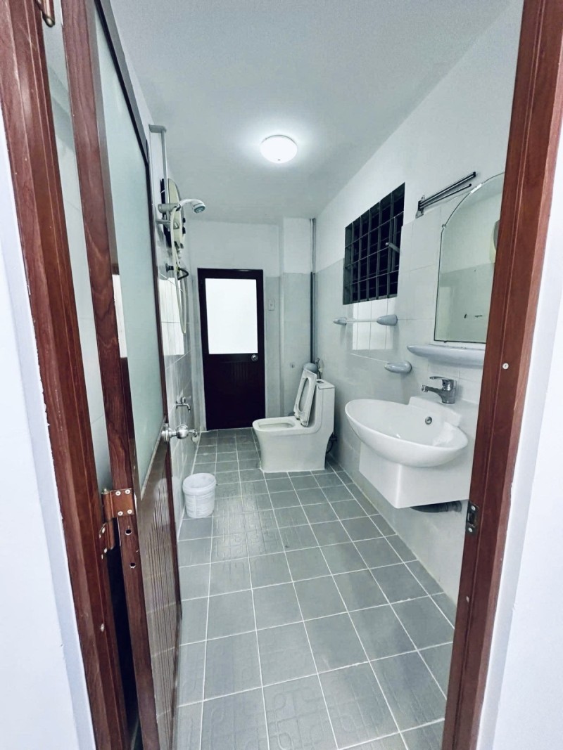 BÁN NHÀ PHÚ NHUẬN OTO VÀO NHÀ 50M2 3 TẦNG NỞ HẬU 4,2M 3 PN SÁT MT NGUYỄN KIỆM 7.1 TỶ.