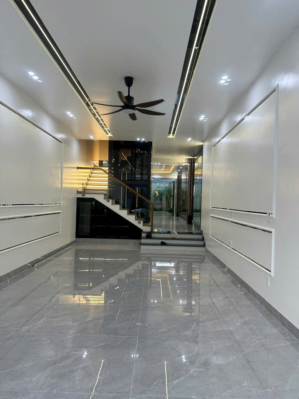 Nhà mặt đường Dân Lập - Xây mới 4 tầng, thang máy, sân vườn cực đẹp.-4