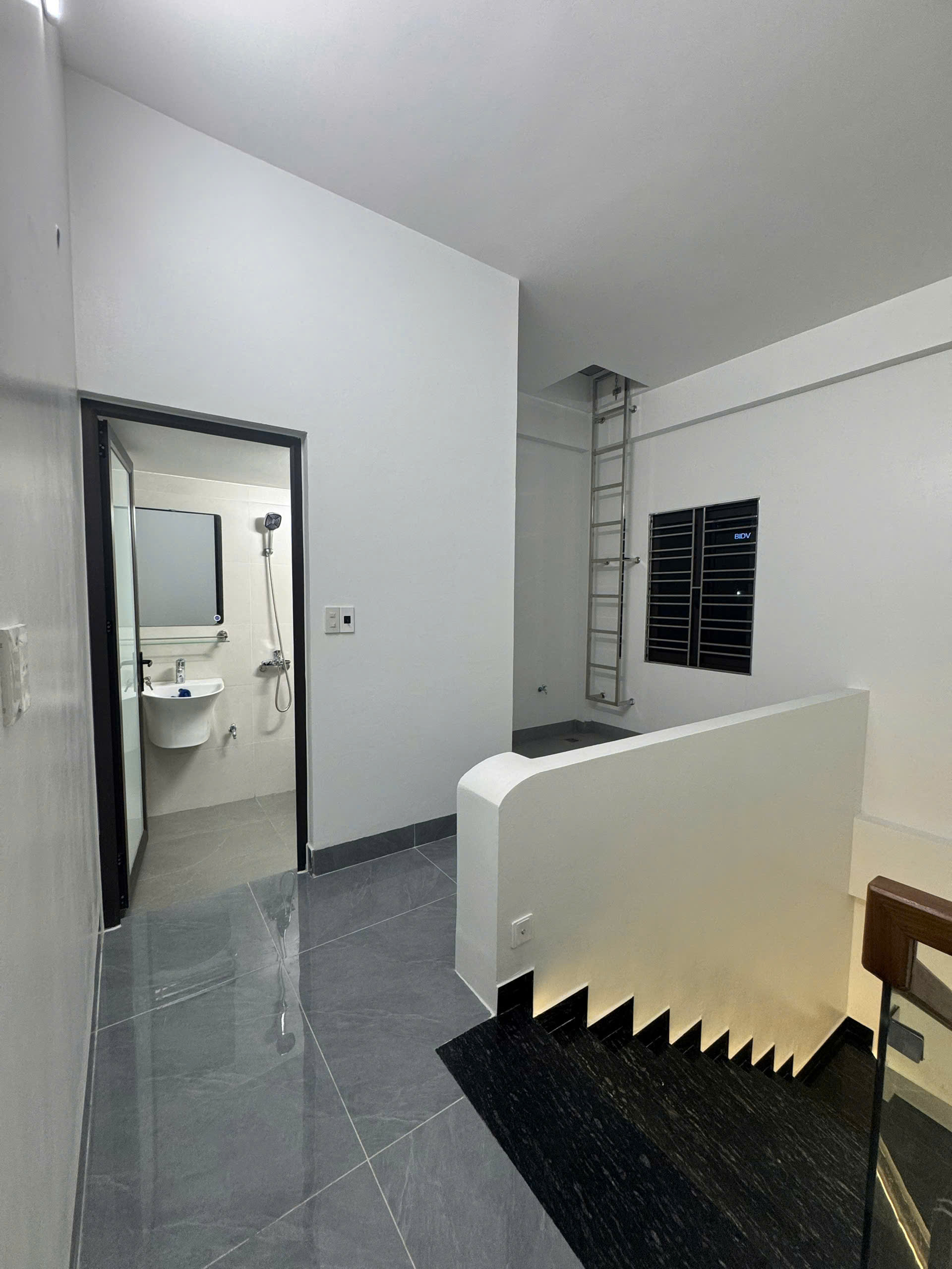 Nhà 3 tầng Lê Thanh Nghị 45m2 hướng Nam giá 2.x tỷ-4