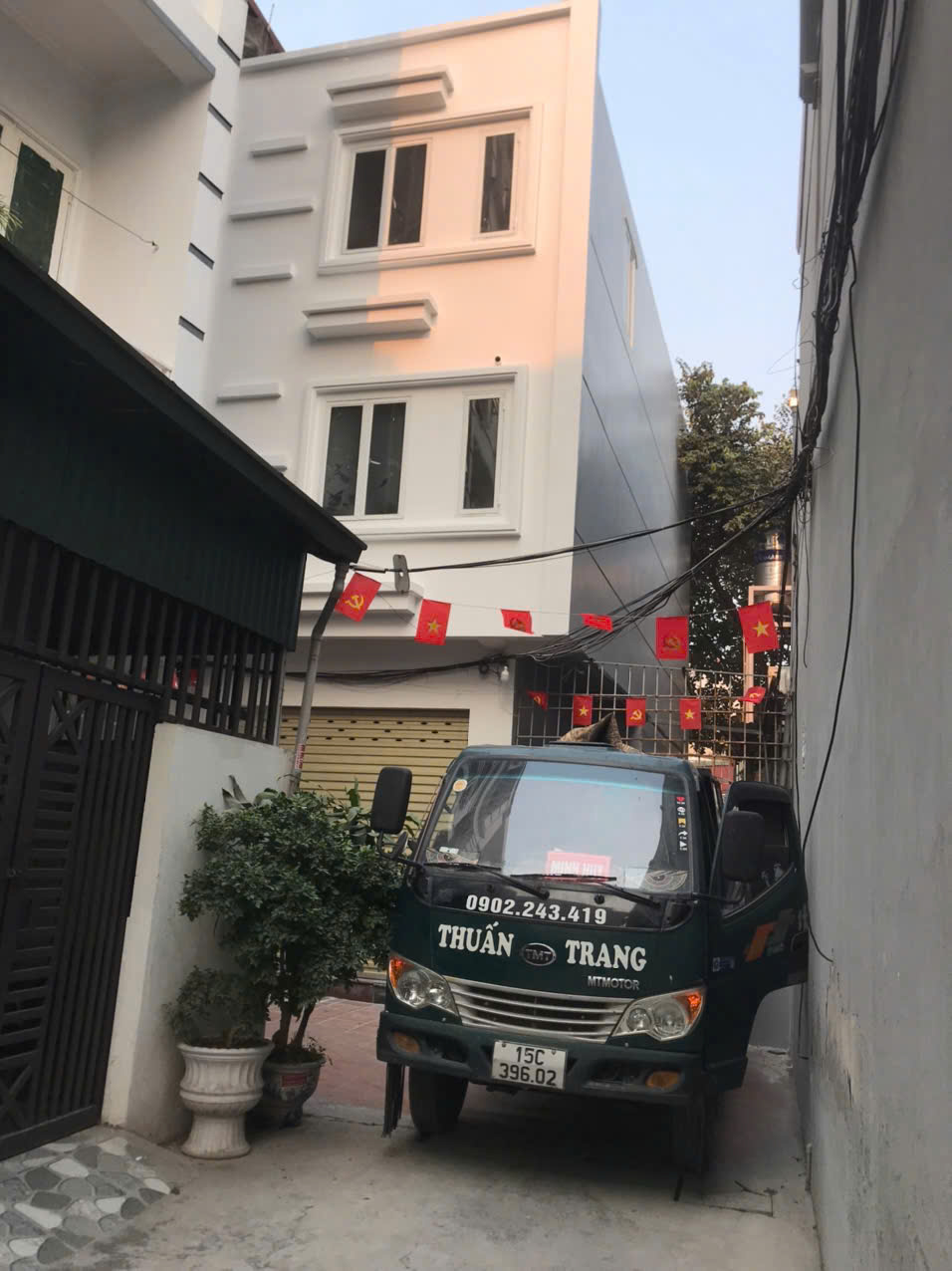 Chính chủ cần bán nhà tại ngõ 119 phố Trung Hành, xây 3 tầng gồm 3 ngủ, p thờ, khách, bếp, 2WC, sân phơi