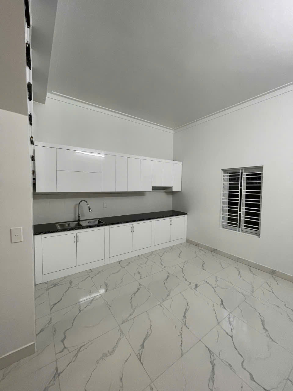 Chính chủ cần bán nhà tại ngõ 119 phố Trung Hành, xây 3 tầng gồm 3 ngủ, p thờ, khách, bếp, 2WC, sân phơi-4