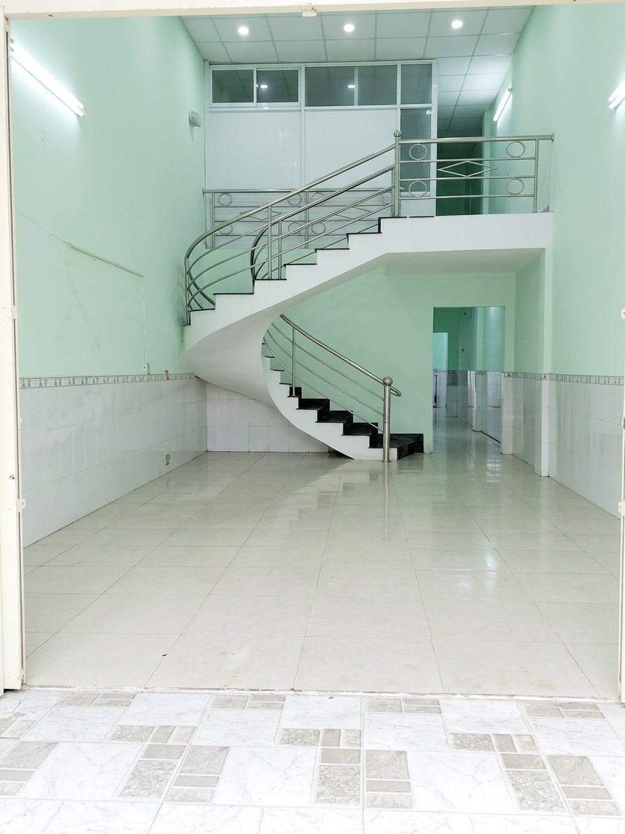 [D2649*] Nhà mặt tiền kinh doanh sát 2 trường Đại học Q12 – Giá sụp hầm 6.x tỷ