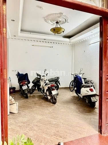 Cho thuê cả nhà 5 tầng số 17 ngõ 34 phố Hào Nam,Q Đống Đa hợp làm VP, Spa, TT đào tạo
