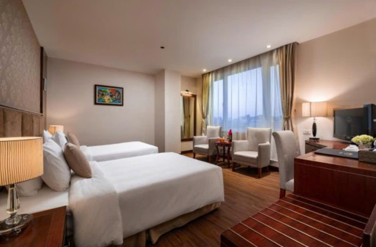 LinhHK bán khách sạn 68p, 320m², 12 tầng, lô góc mt gần 30m