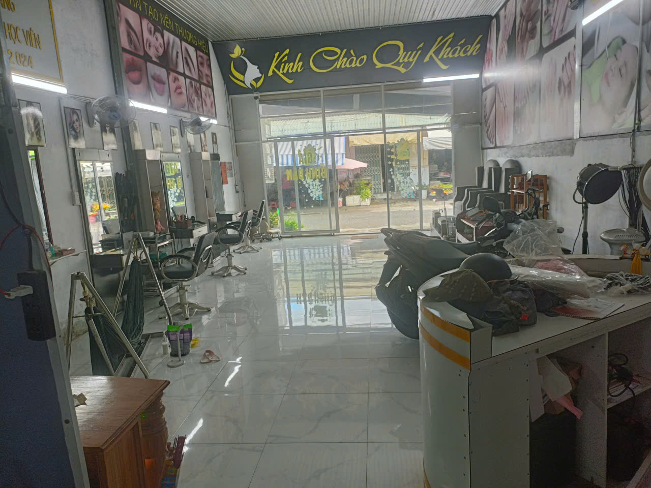 SANG NHƯỢNG TIỆM – CHÍNH CHỦ Do chuẩn bị sang Mỹ đoàn tụ cùng gia đình nên mình cần sang lại tiệm-4