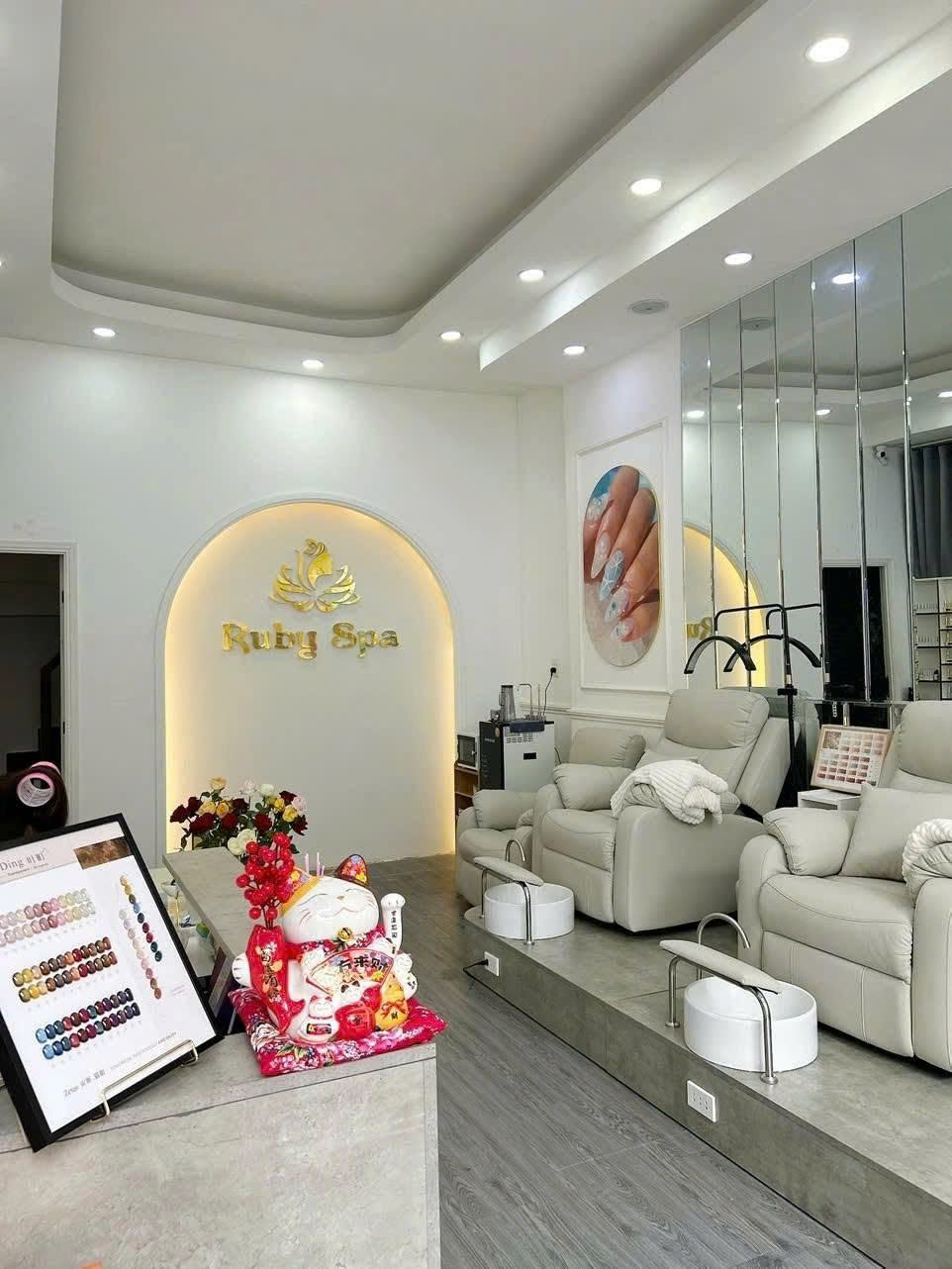SANG NHƯỢNG SPA RUBY – MẶT TIỀN ĐẸP, CHỈ VIỆC VÀO KINH DOANH  Do chuyển địa điểm về Quận 1 Địa chỉ: 264 Phạm Văn Hai, phường Tân Sơn Nhất
