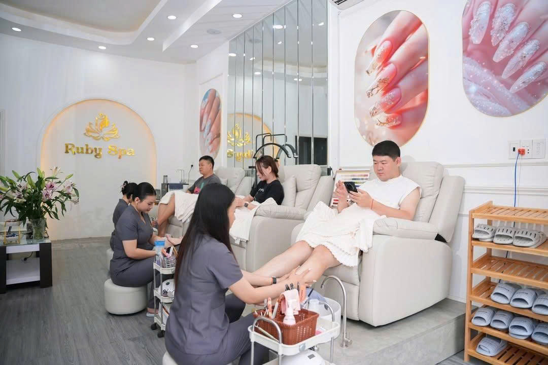 SANG NHƯỢNG SPA RUBY – MẶT TIỀN ĐẸP, CHỈ VIỆC VÀO KINH DOANH  Do chuyển địa điểm về Quận 1 Địa chỉ: 264 Phạm Văn Hai, phường Tân Sơn Nhất-4