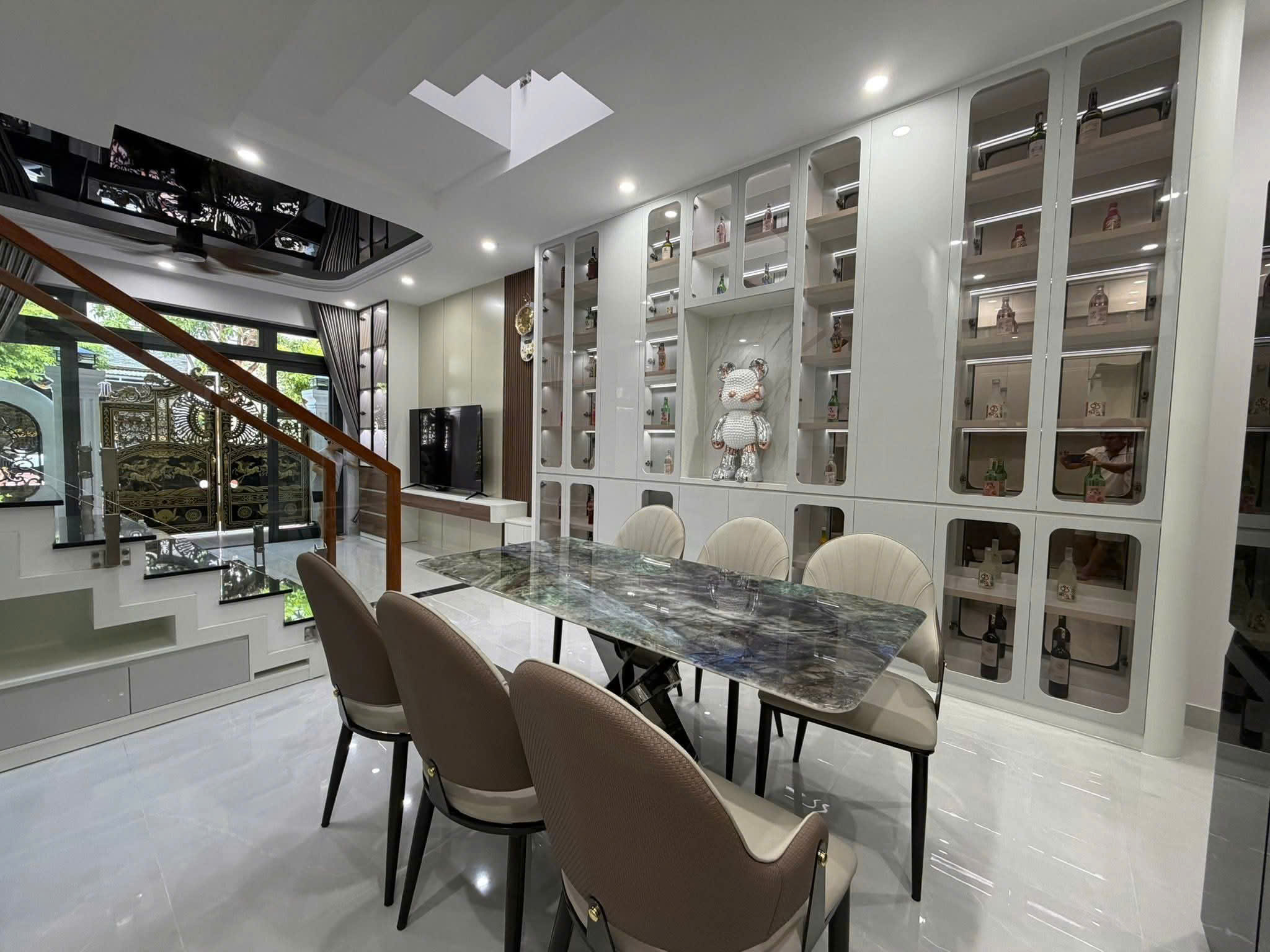 Biệt Thự 2 tầng đường 5m5 Hoà Minh - Gần biển