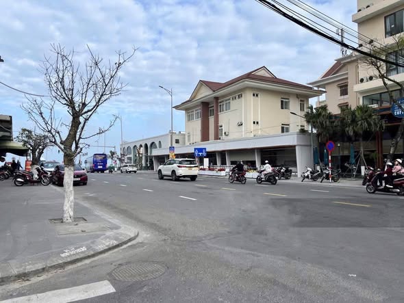 ĐẤT MỸ KHÊ 4 , 340M2, SÁT BIỂN MỸ KHÊ, THÍCH HỢP XÂY LƯU TRÚ. LH 0905233234