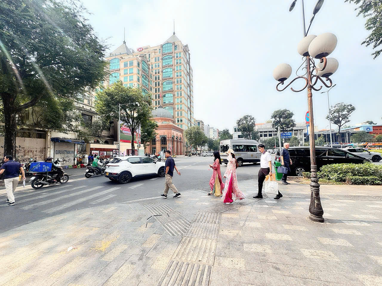 SIÊU PHẨM KIM CƯƠNG - BÁN NHÀ 2 TẦNG MẶT TIỀN KD Đ.NGUYỄN DU, BÊN NGHÉ, QUẬN 1 - 4M*15M - DÒNG TIỀN KHỦNG 1,1 TỶ/NĂM - CHỦ XƯA 1 ĐỜI 0938676685 GIANG GIANG