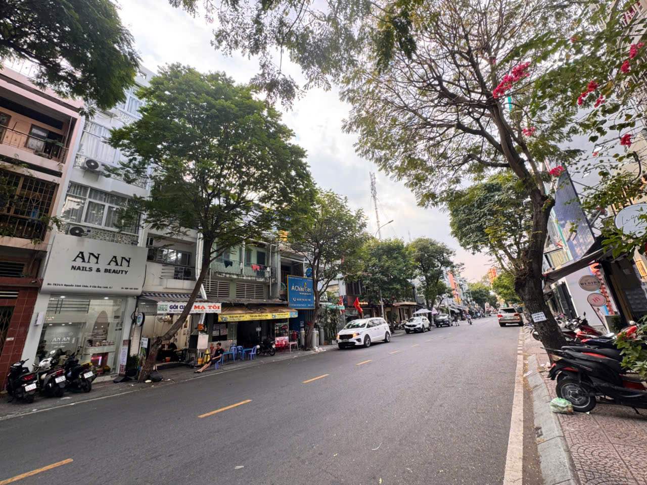 BÁN NHÀ MTKD Đ.NGUYỄN CẢNH CHÂN, P.CẦU ÔNG LÃNH, QUẬN 1 - NGAY GIỮA TRẦN HƯNG ĐẠO & VÕ VĂN KIỆT VỊ TRÍ SIÊU ĐẸP - CHÍNH CHỦ 0938676685 GIANG GIANG
