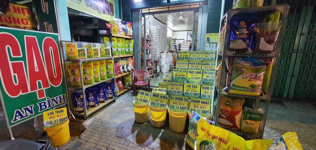 SANG NHƯỢNG CỬA HÀNG KINH DOANH GẠO & NƯỚC UỐNG – MẶT TIỀN TUỆ TĨNH, PHƯỜNG 13, QUẬN 11