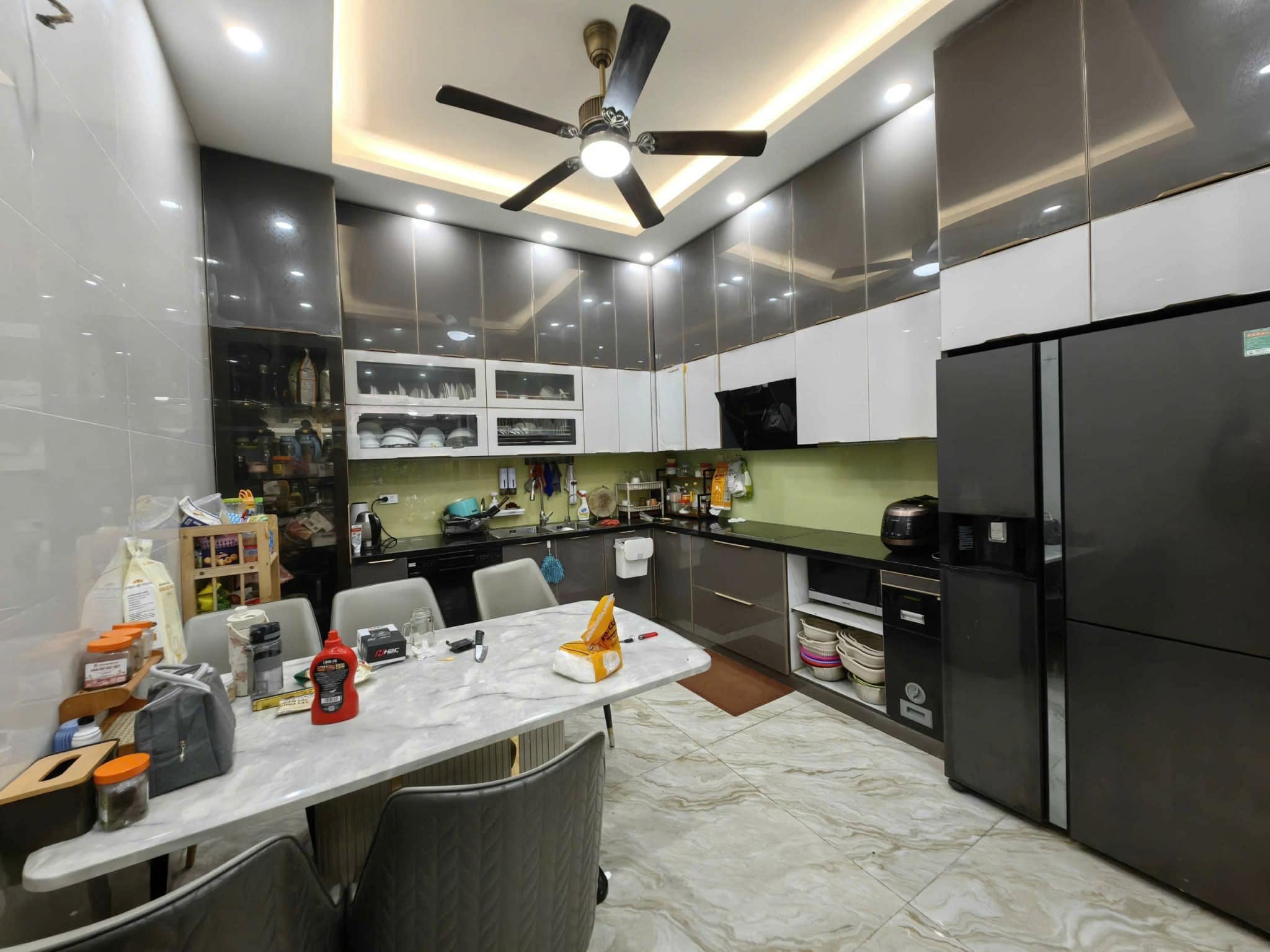 Bán nhà mặt phố Phố Huế, 65m2, mặt tiền 5.7m, 59.5 tỉ, vị trí đẹp, kinh doanh đỉnh, pháp lý chuẩn
