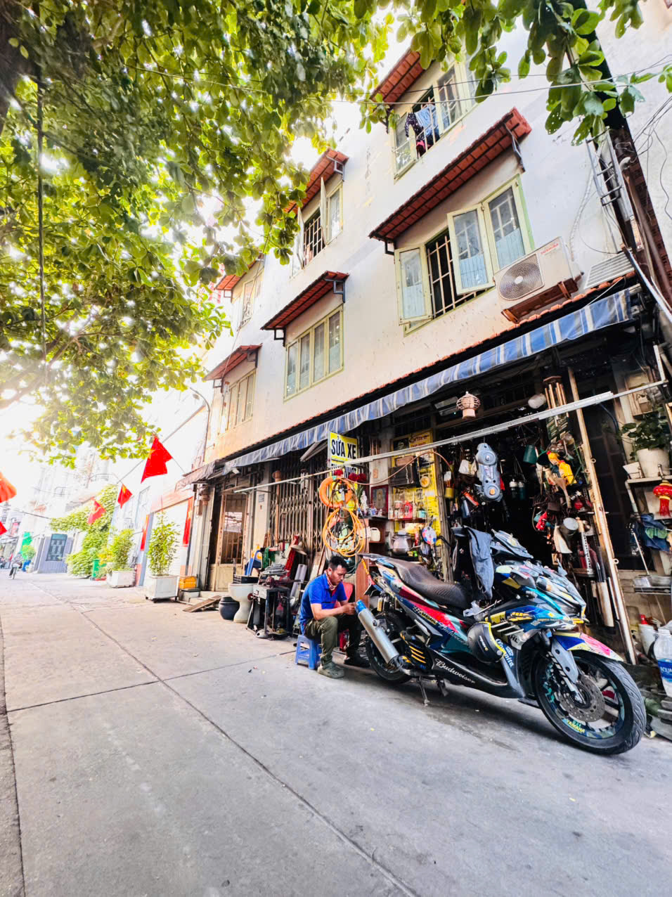 CHÍNH CHỦ BÁN NHÀ 5 TẦNG MẶT TIỀN XE TẢI ĐẬU NGÀY ĐÊM Đ.VÕ VĂN KIỆT, QUẬN 1- NGANG LỚN HIẾM 9,5M*8M VUÔNG ĐẸP- KHI THÁC DÒNG TIỀN SIÊU ĐỈNH- CHỈ 17T- 0938676685 GIANG GIANG