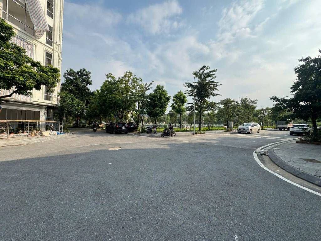 BÁN ĐẤT VIỆT HƯNG 66M2- MT 4.7M- NGÕ THÔNG – Ô TÔ TRÁNH- 9.8 TỶ