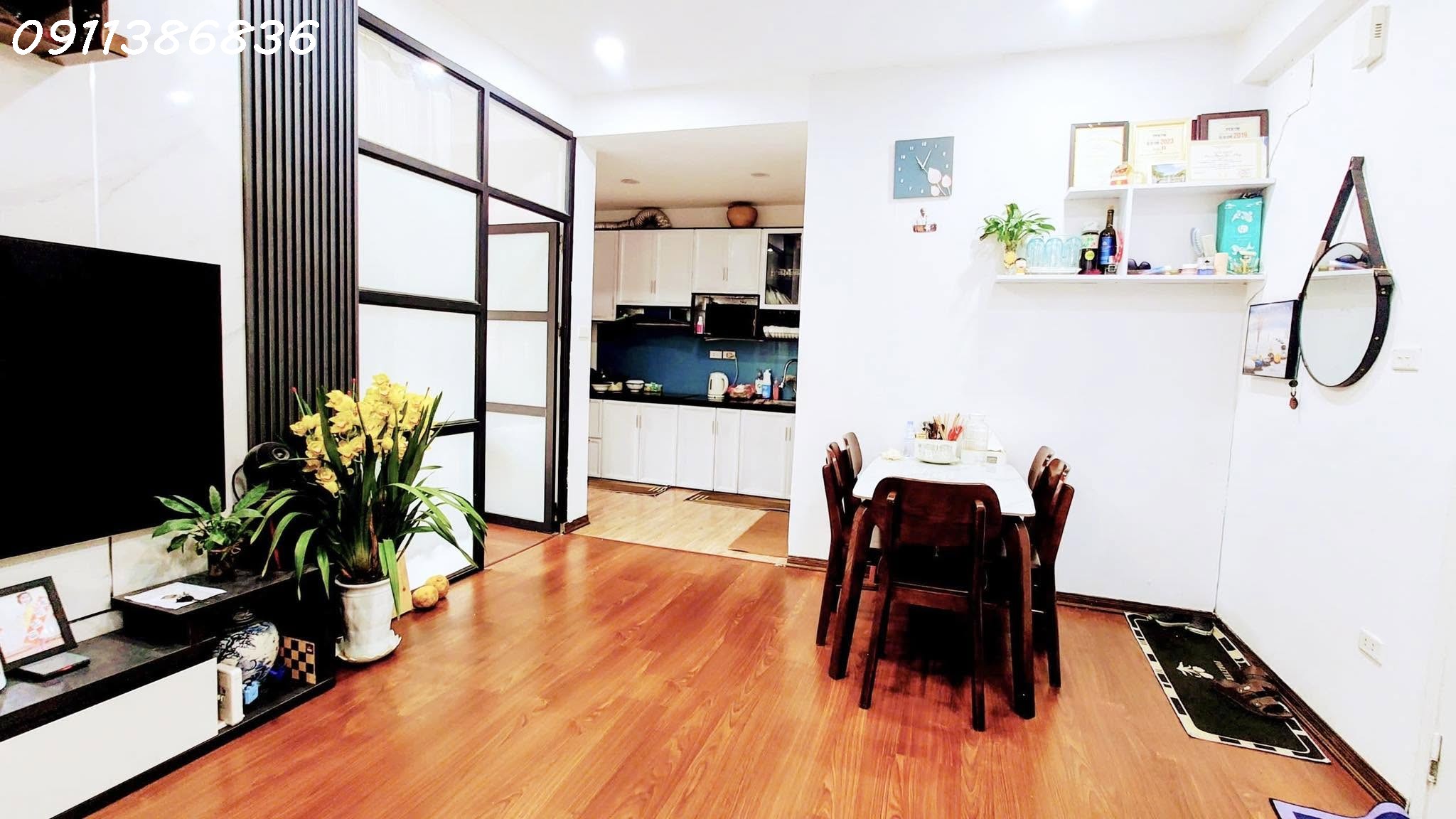 Giá đầu tư, Chung cư 137 Nguyễn Ngọc Vũ 80M2 3 ngủ Nội thất đẹp, nhỉnh 6 tỷ