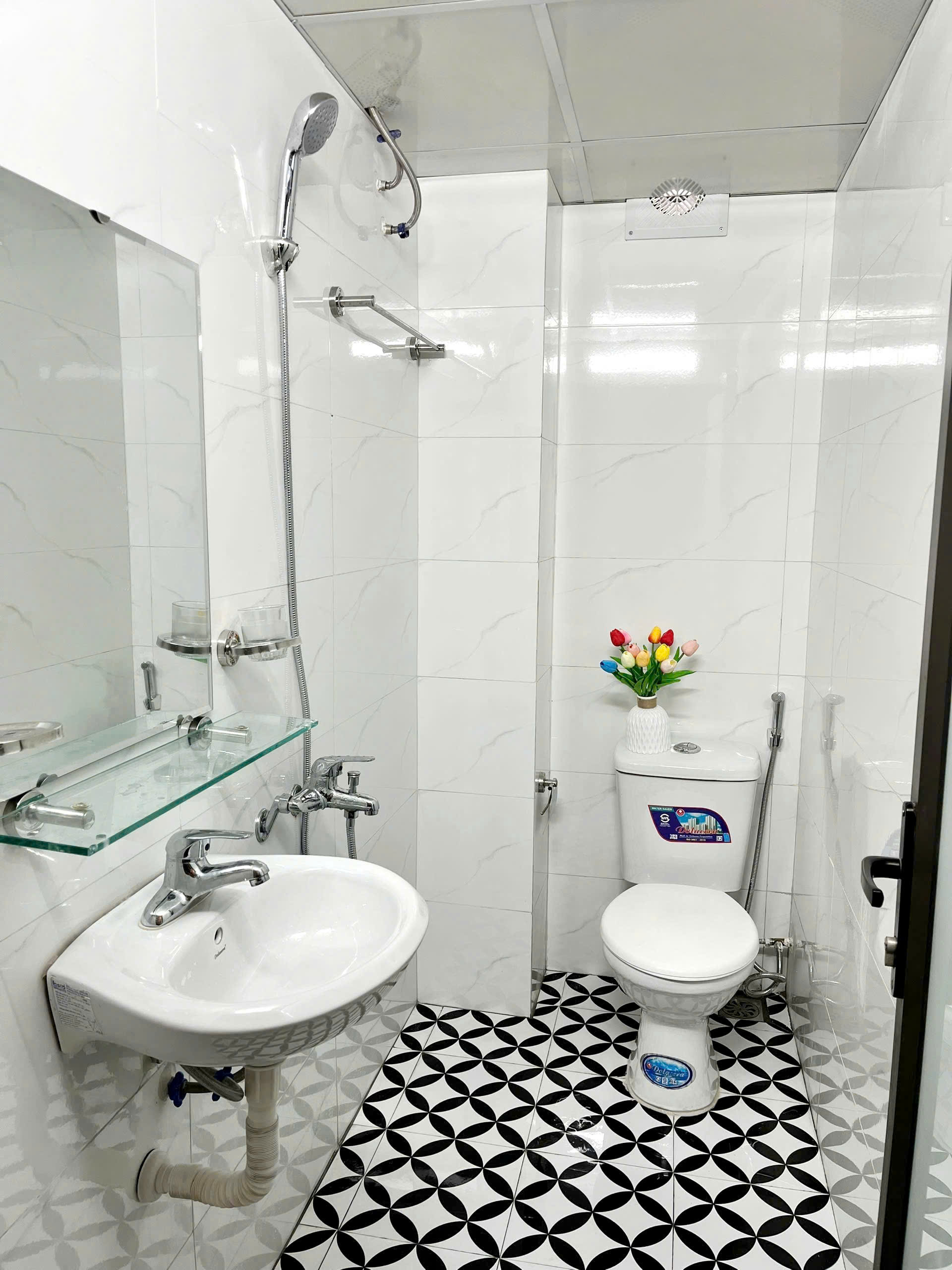 Bán gấp giá rẻ chung cư Trần Thủ Độ 83m, tầng 9, mặt thoáng 10m, 5.7 tỷ Hoàng Mai.