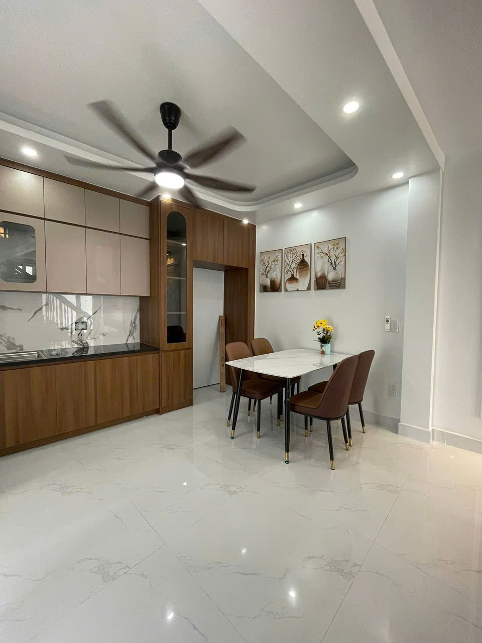 Nhà 3 tầng Nguyễn Hữu Cầu dôi dư hơn 40m2 xe 3.5 tấn vào cửa giá 2.x tỷ