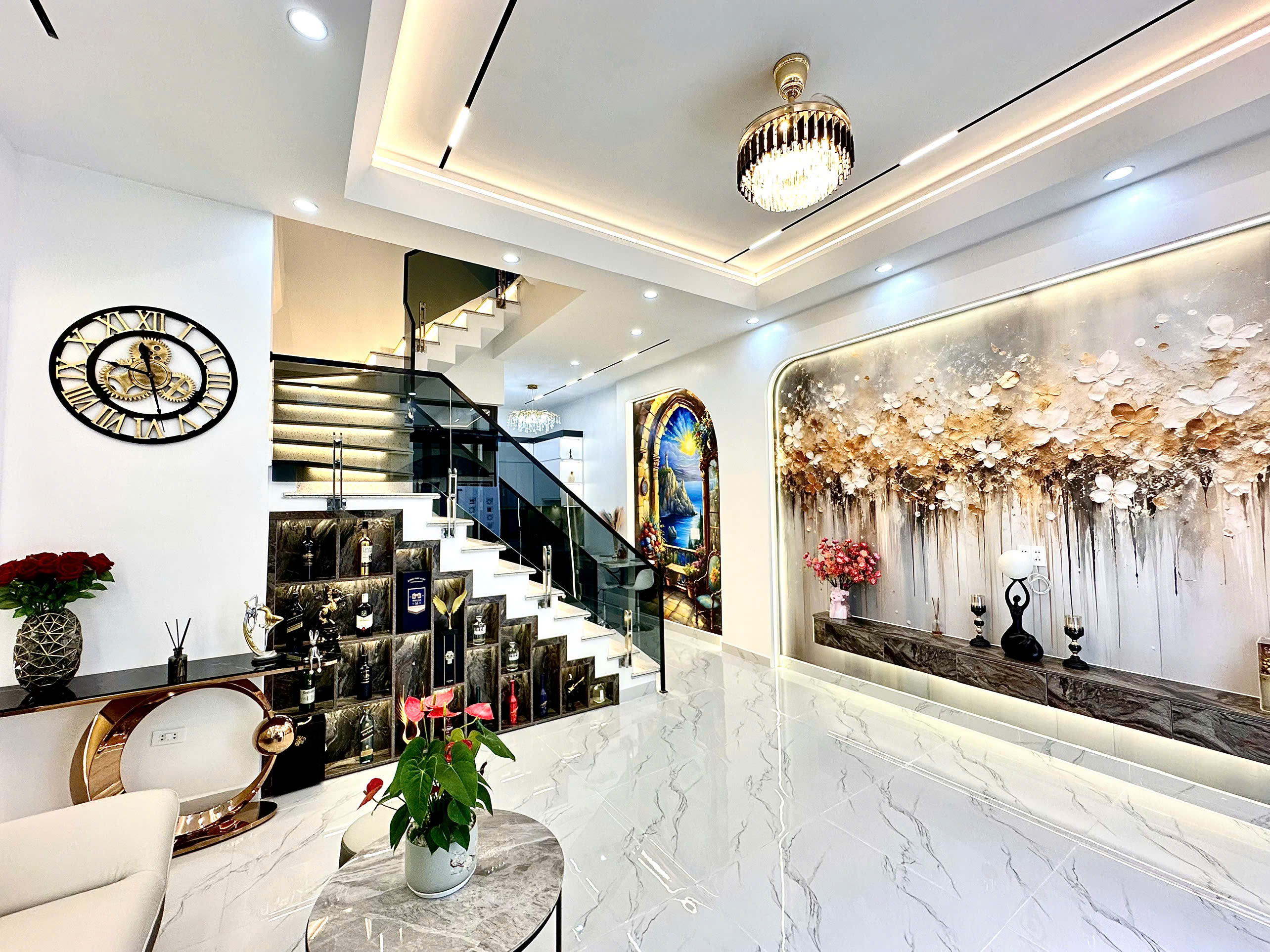 NHÀ XÂY MỚI 3 TẦNG – GẦN VƯỜN HOA NGUYỄN TRÃI

Diện tích gần 80m², xây 3 tầng độc lập