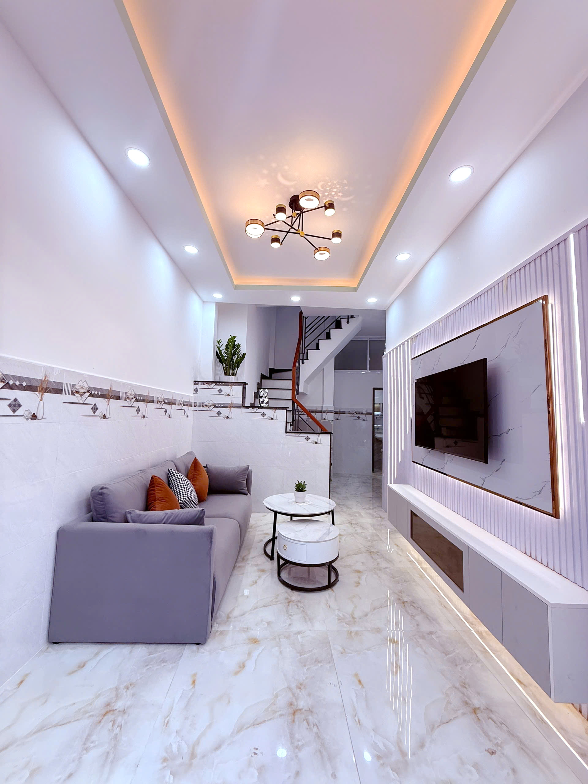 Mặt tiền kinh doanh nail tóc Cao Xuân Dục P12Q8
