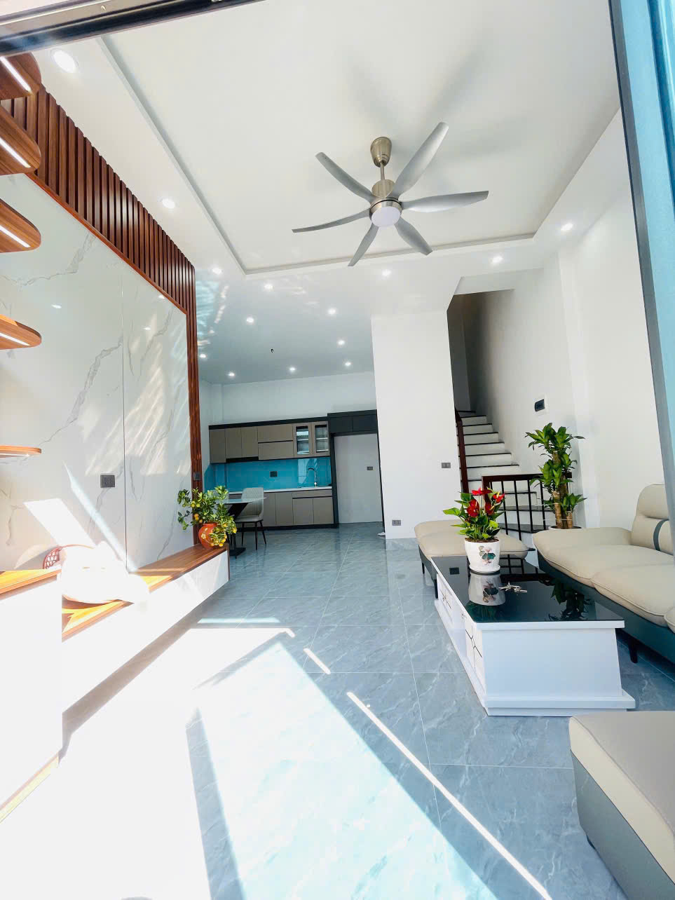 Nhà góc 3 tầng Việt Hòa – ô tô đỗ cửa – full nội thất – giá 2,x tỷ