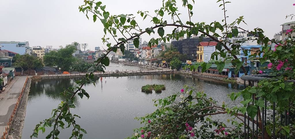 BÁN NHÀ BÁT KHỐI, LONG BIÊN 100M2- 3 Tầng- MẶT HỒ, Ô TÔ TRÁNH ĐỖ-22.x Tỷ