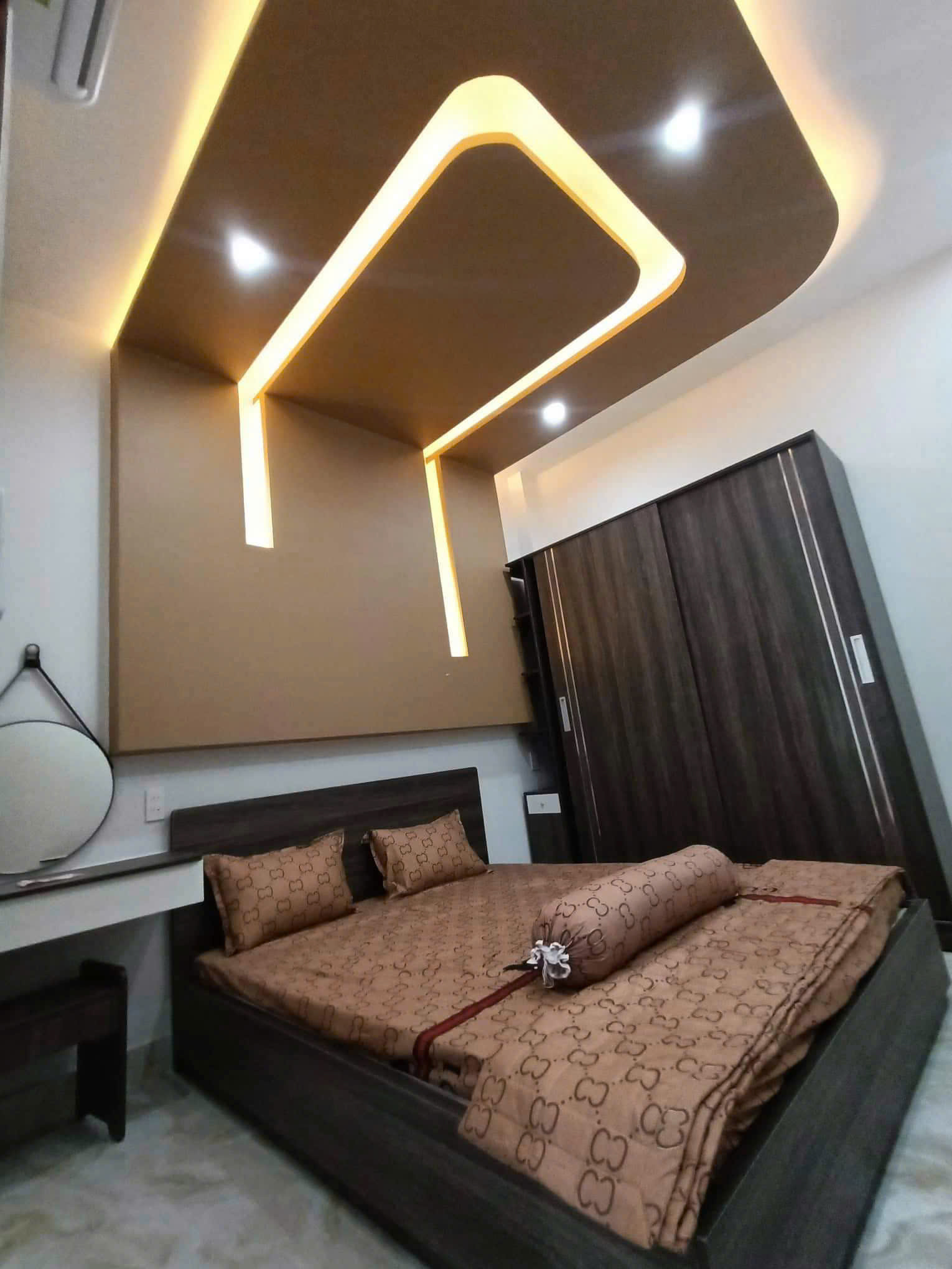 HẠ CHÀO 100 TRIỆU – NHÀ KIỆT Ô TÔ TÔ HIỆU- ĐÀ NẴNG, GIÁ CỰC TỐT