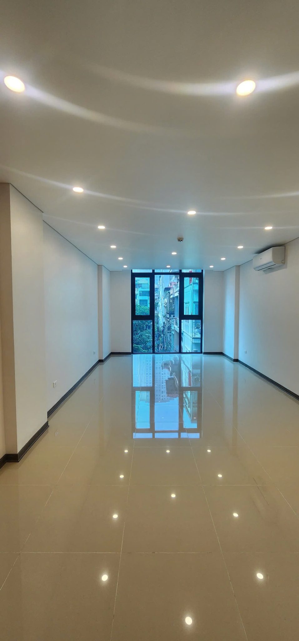 CHO THUÊ NHÀ 1 HẦM + 7 TẦNG, CÓ THANG MÁY – MẠC THÁI TỔ, CẦU GIẤY