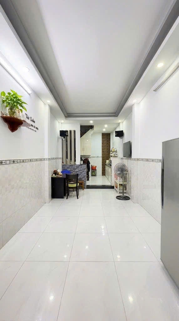 Nhà đẹp mới Lê Văn Sỹ, QUẬN 3, DT 3.5 x 9m, giá 6.3 tỷ