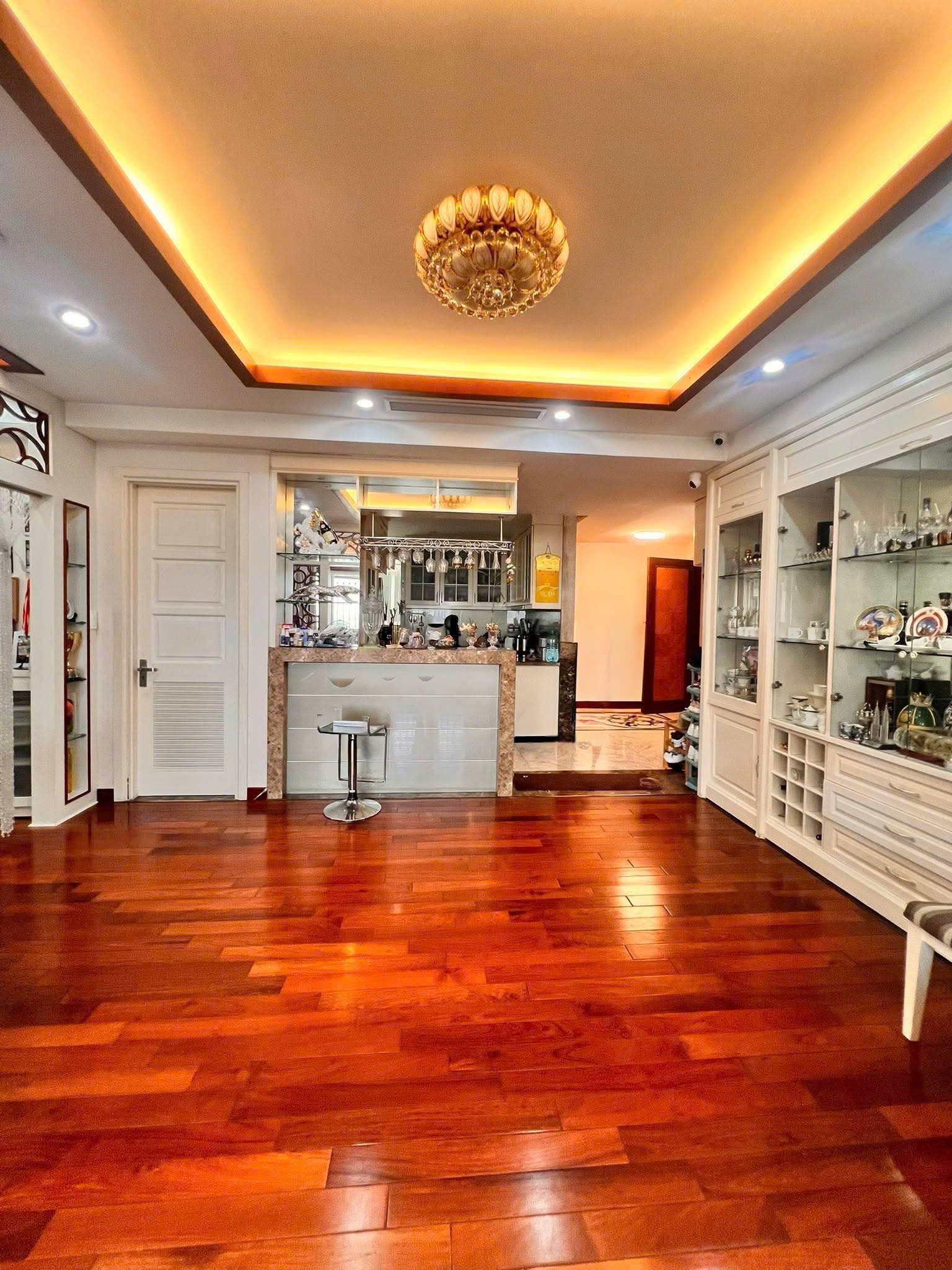 BÁN CH 4PN E5 CIPUTRA  142M²  NỘI THẤT GỖ GIÁNG HƯƠNG  GẦN GA METRO SỐ 2  GIÁ 16 TỶ-3